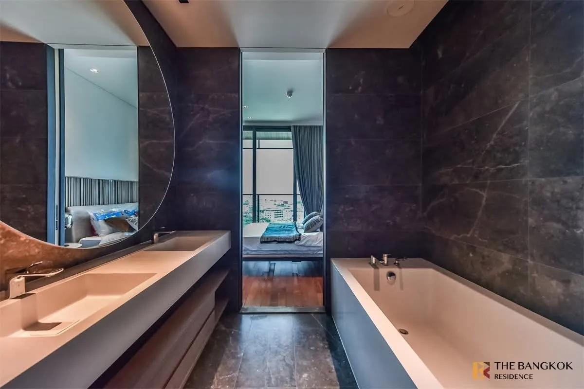 2 bedroom condo for rent in Khlong San Bangkok - living room view