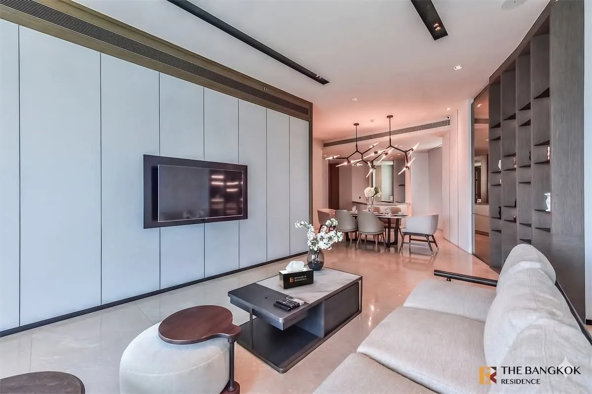 2 bedroom condo for rent in Khlong San Bangkok - master bedroom interior