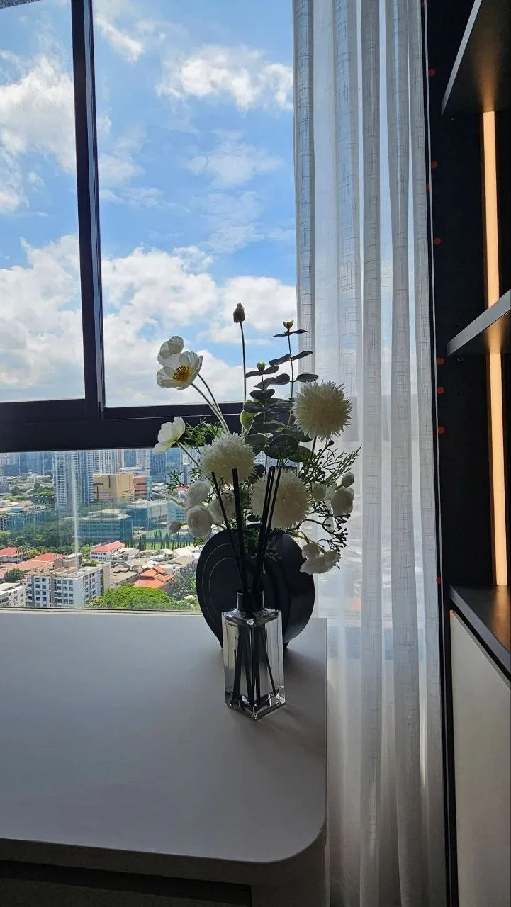 2 bedroom condo for rent in Phra Khanong Bangkok - swimming pool and building amenities