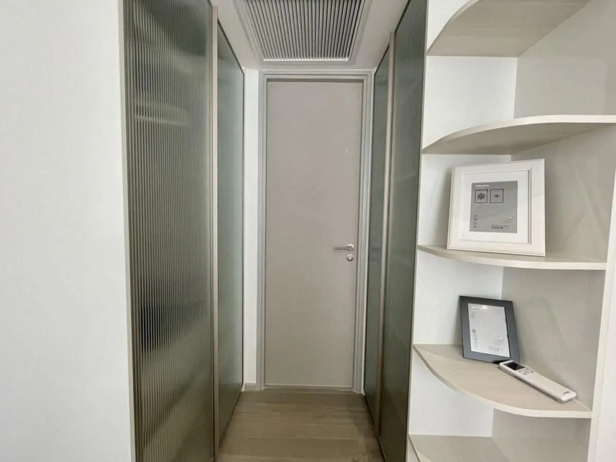 2 bedroom condo for rent in Asok Bangkok - master bedroom interior