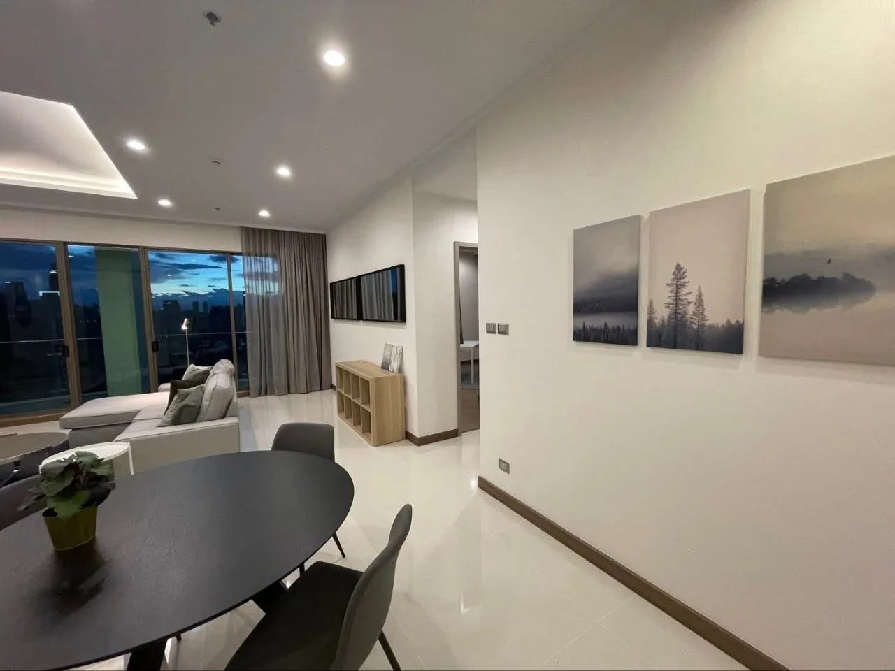 3 bedroom condo for rent in Sukhumvit Bangkok - bathroom and modern finishes