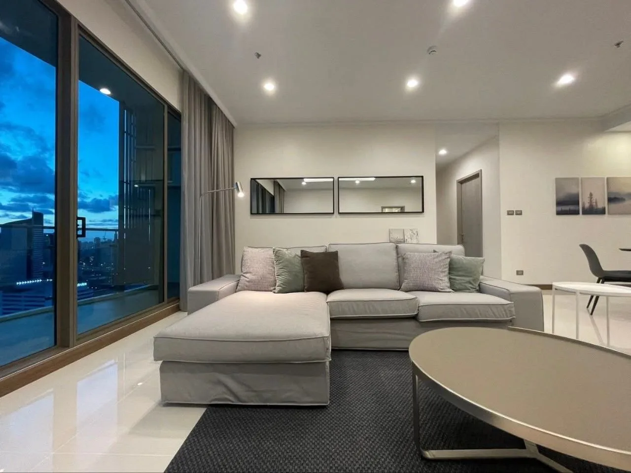 3 bedroom condo for rent in Sukhumvit Bangkok - swimming pool and building amenities