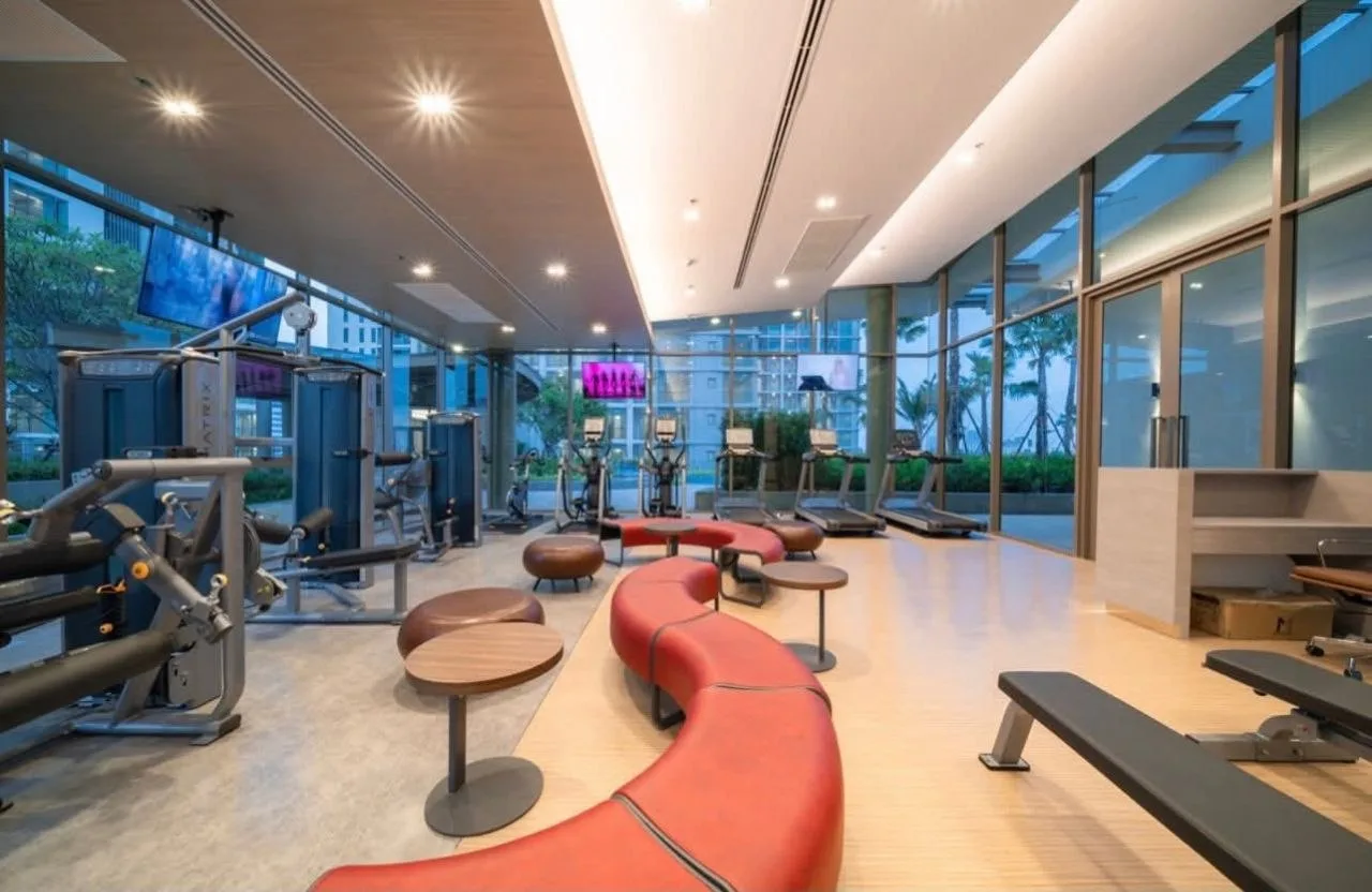 3 bedroom condo for rent in Sukhumvit Bangkok - swimming pool and building amenities