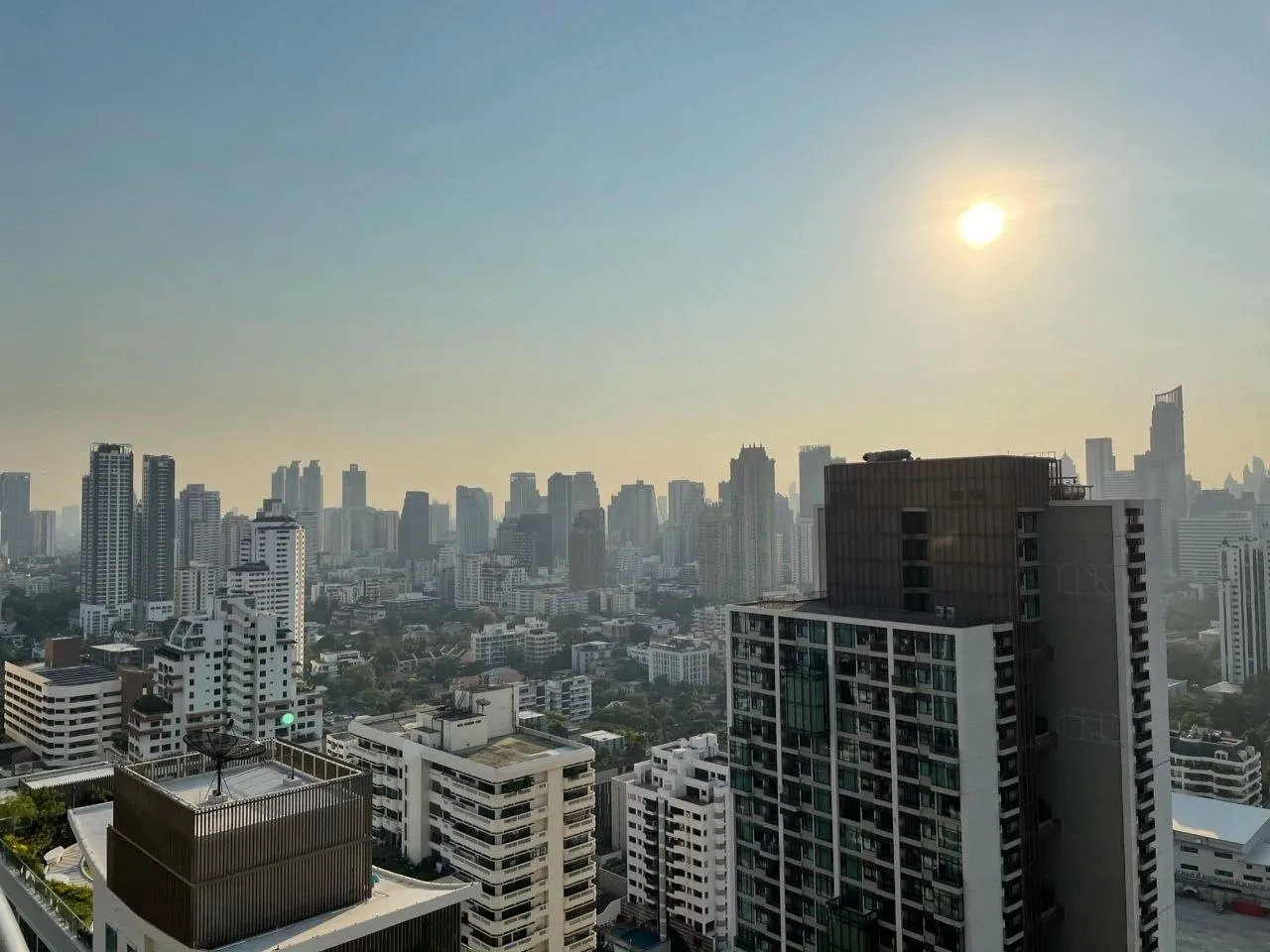 3 bedroom condo for rent in Sukhumvit Bangkok - balcony perspective