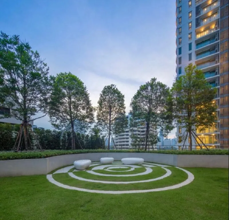 3 bedroom condo for rent in Sukhumvit Bangkok - kitchen and dining area