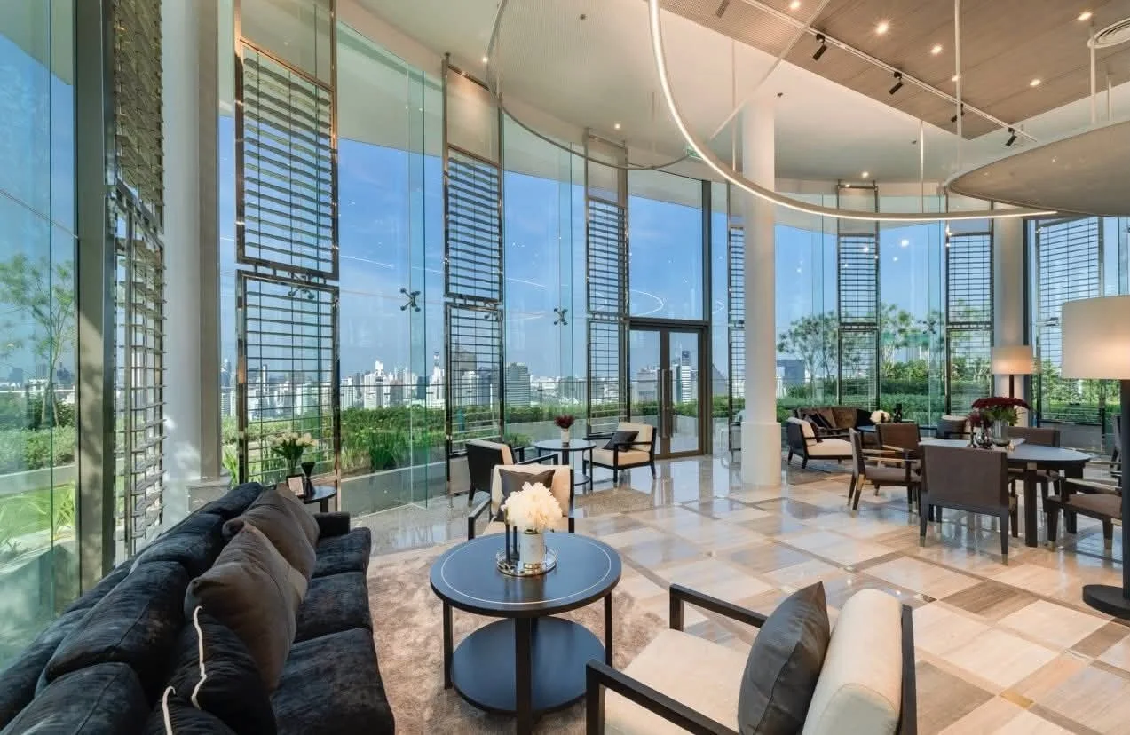 3 bedroom condo for rent in Sukhumvit Bangkok - master bedroom interior