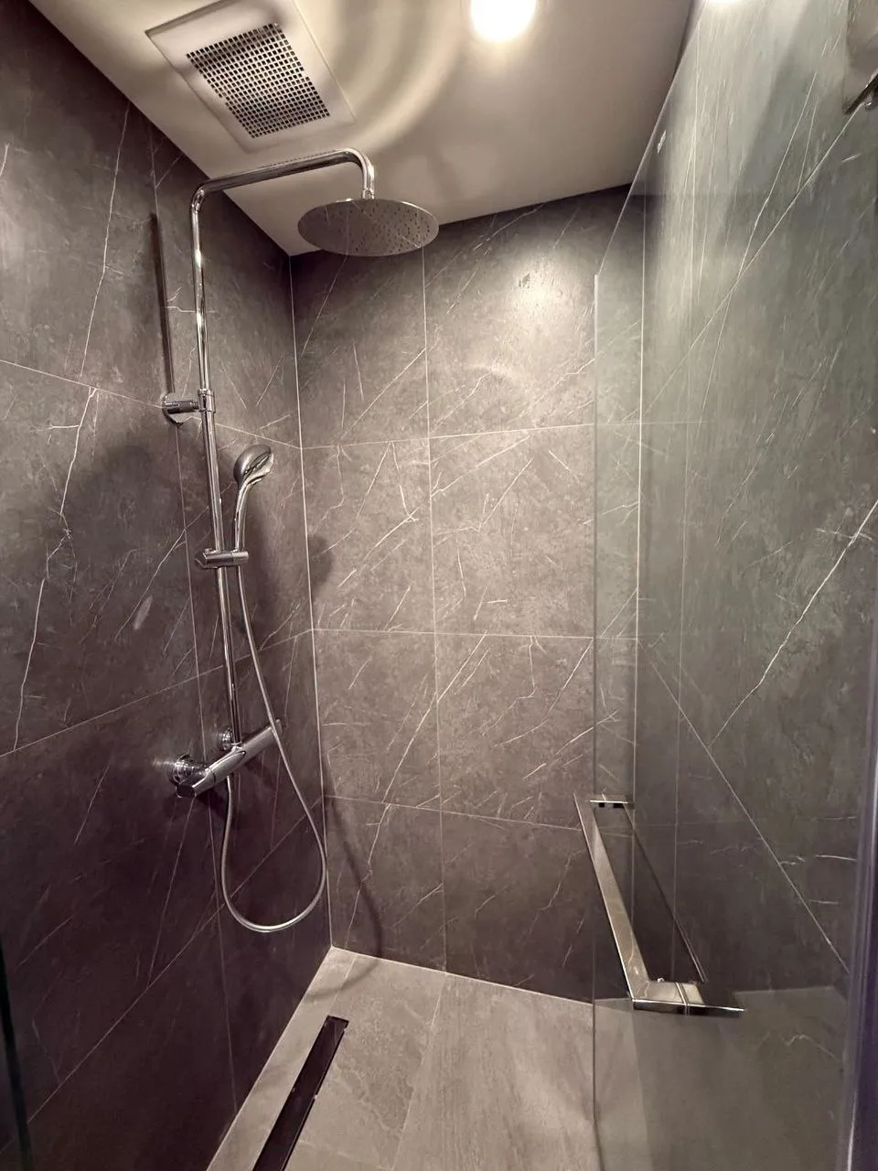 1 bedroom condo for rent in Rangnam Bangkok - master bedroom interior