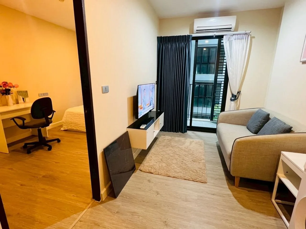 1 bedroom condo for rent in Bang Na Bangkok - master bedroom interior