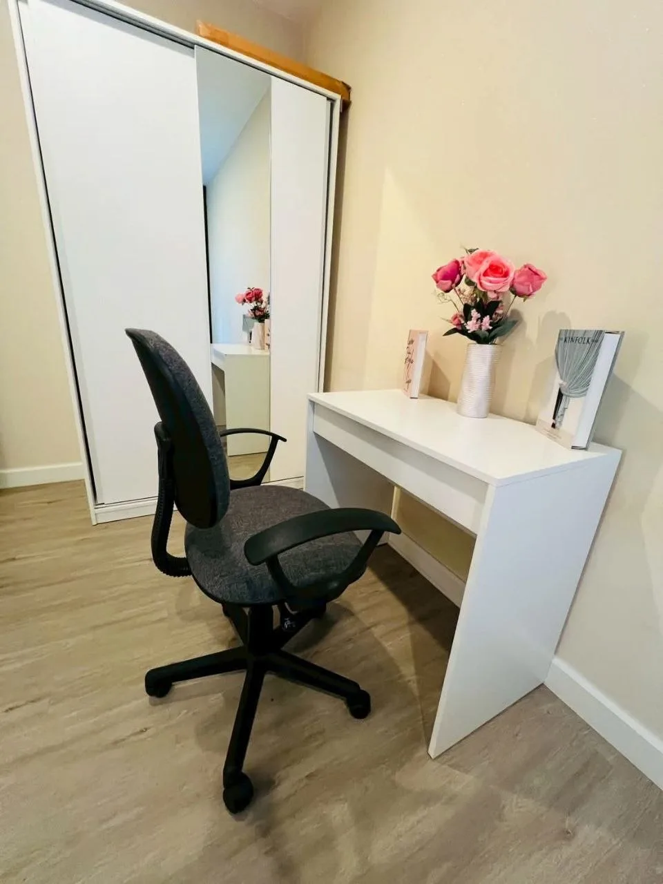 1 bedroom condo for rent in Bang Na Bangkok - master bedroom interior