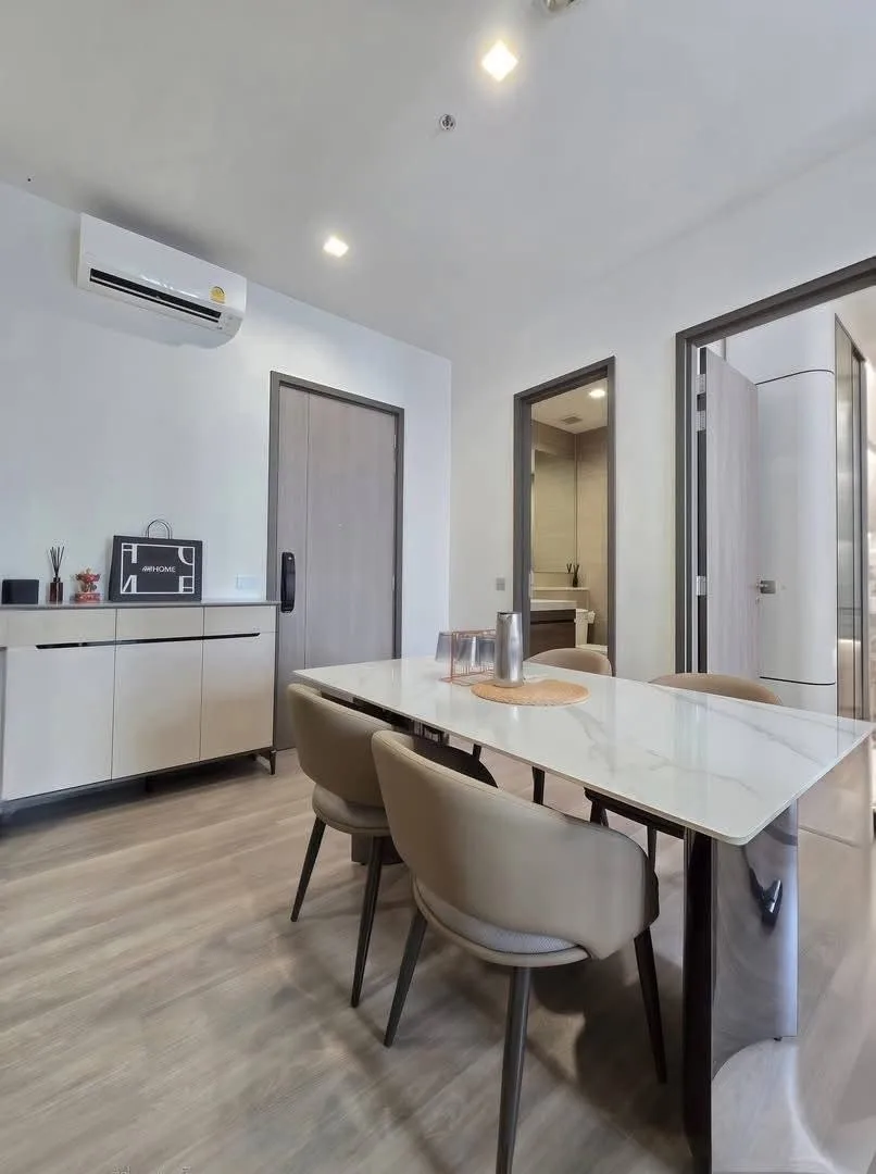 1 bedroom condo for rent in Charoenkrung Bangkok - master bedroom interior