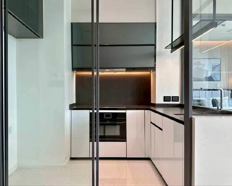 2 bedroom condo for rent in Thong Lo Bangkok - kitchen and dining area