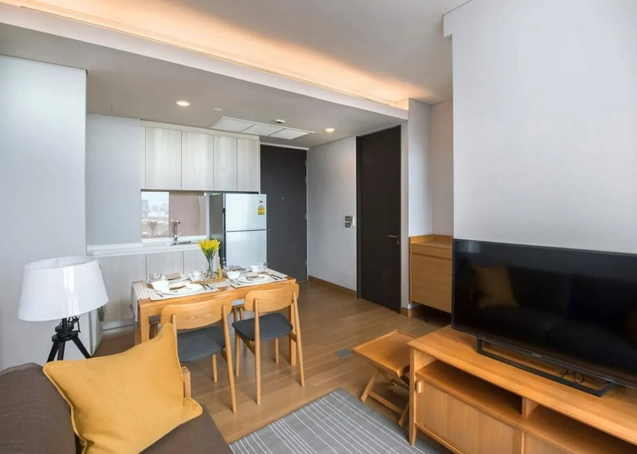 1 bedroom condo for rent in Sukhumvit Bangkok - master bedroom interior