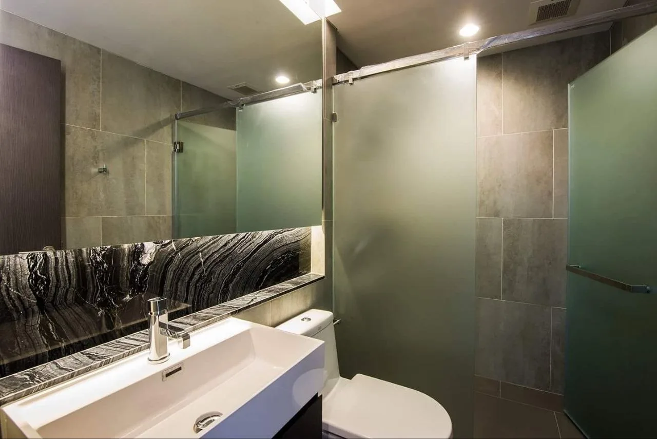 1 bedroom condo for rent in Sukhumvit Bangkok - swimming pool and building amenities