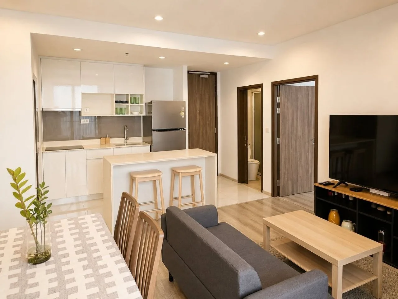 2 bedroom condo for rent in Bang Na Bangkok - kitchen and dining area