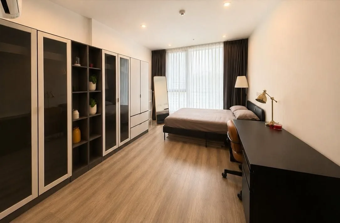 2 bedroom condo for rent in Bang Na Bangkok - master bedroom interior