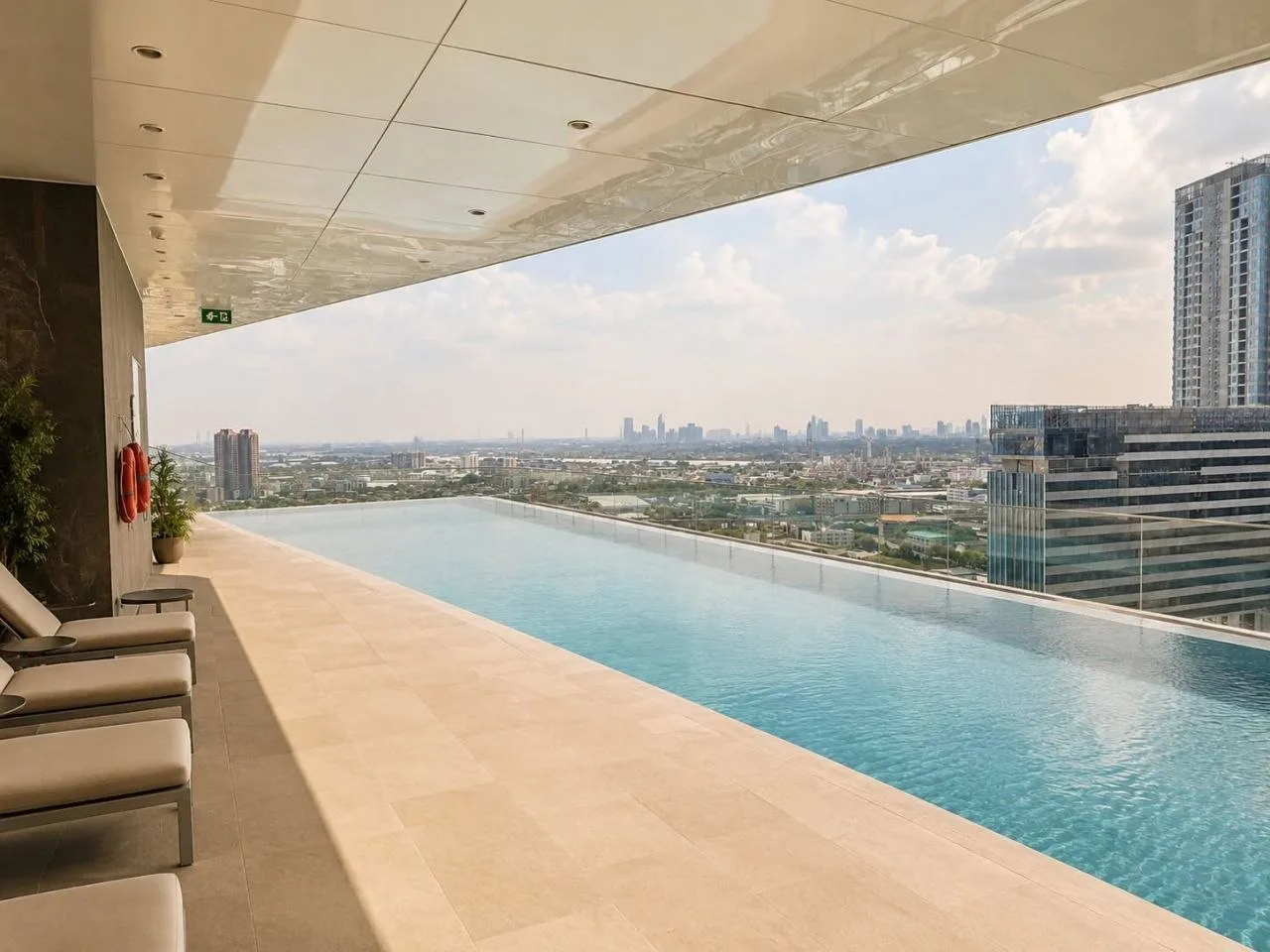 2 bedroom condo for rent in Bang Na Bangkok - living room view