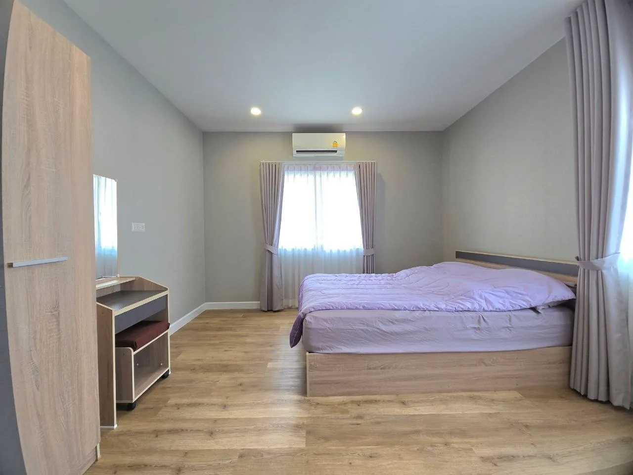 4 bedroom house for rent in Krungthep Kreetha Bangkok - living room view