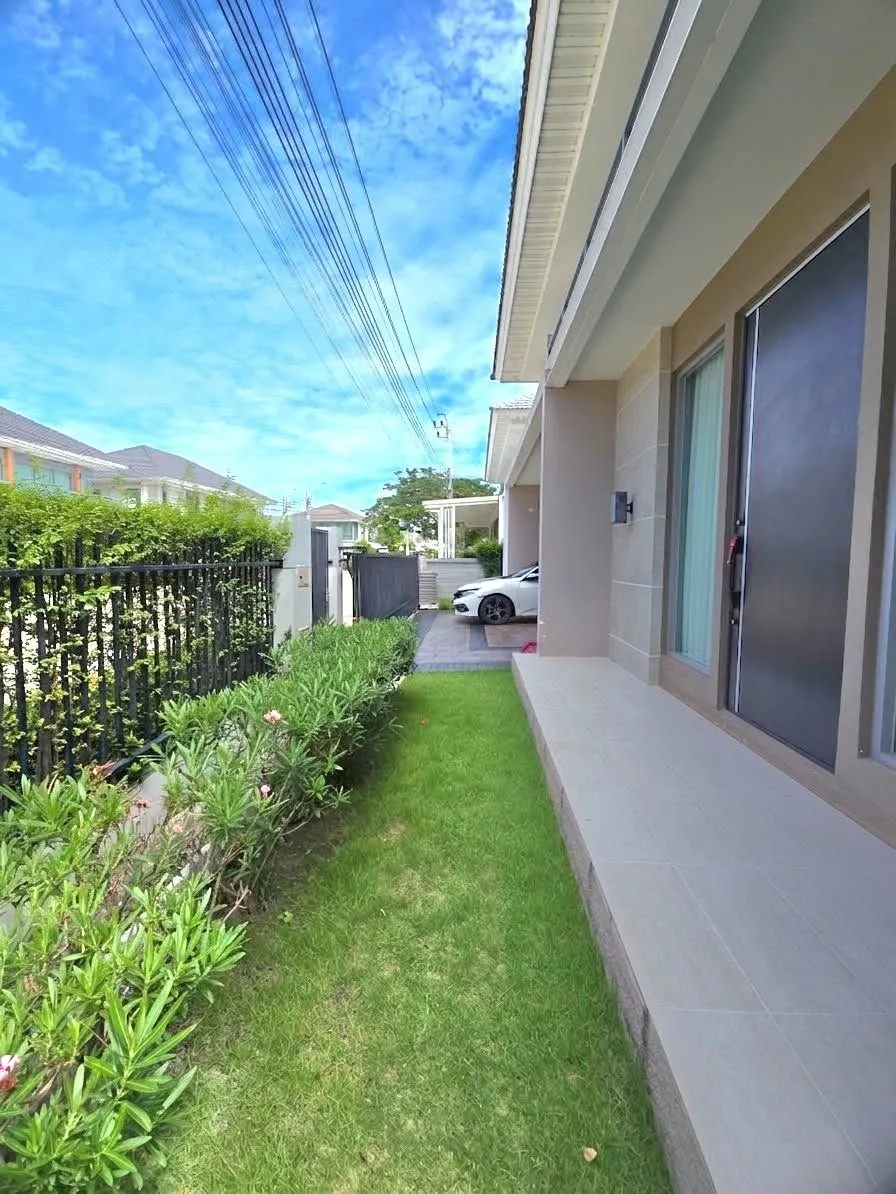 4 bedroom house for rent in Krungthep Kreetha Bangkok - master bedroom interior