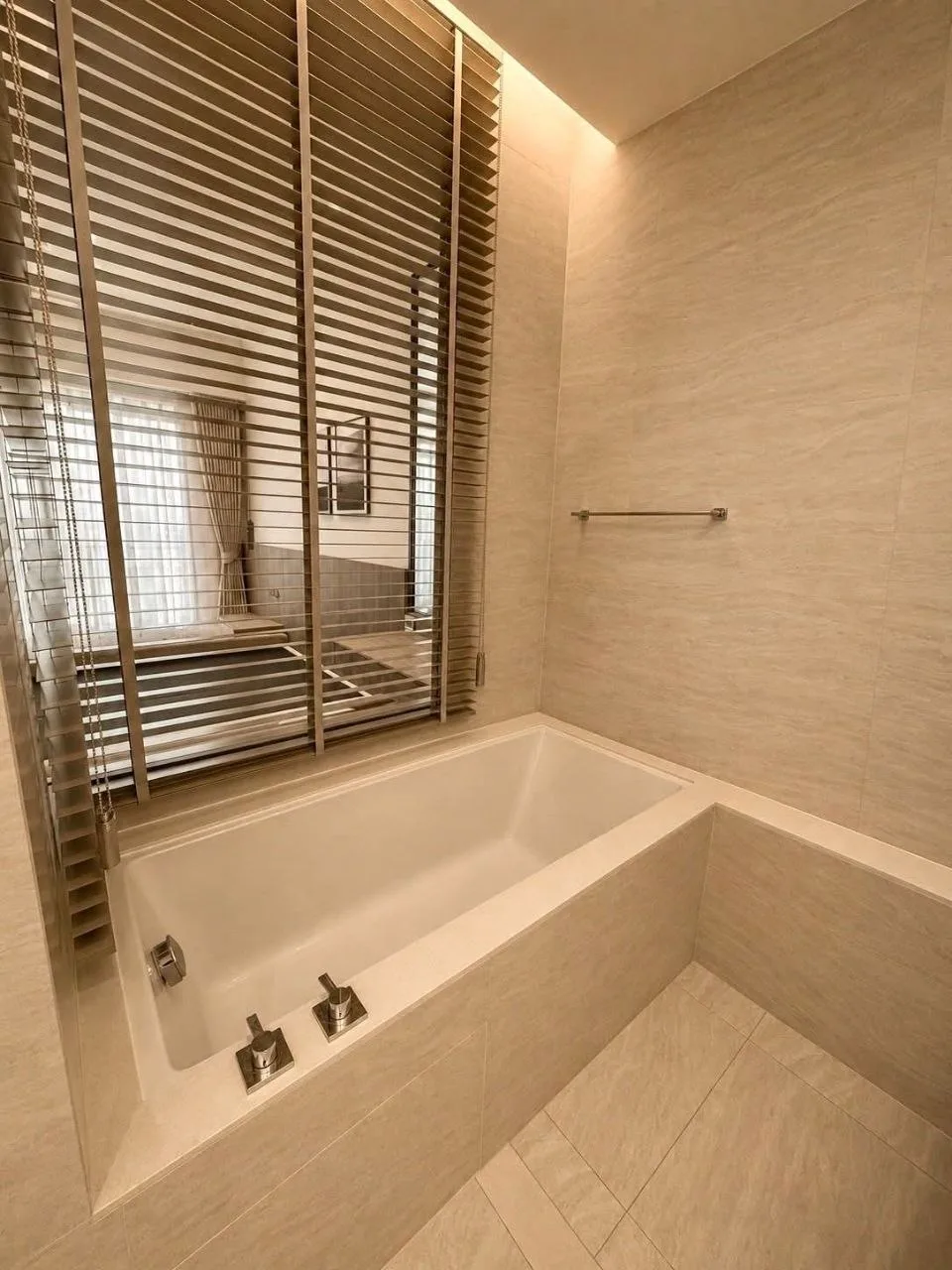 1 bedroom condo for rent in Thong Lo Bangkok - swimming pool and building amenities