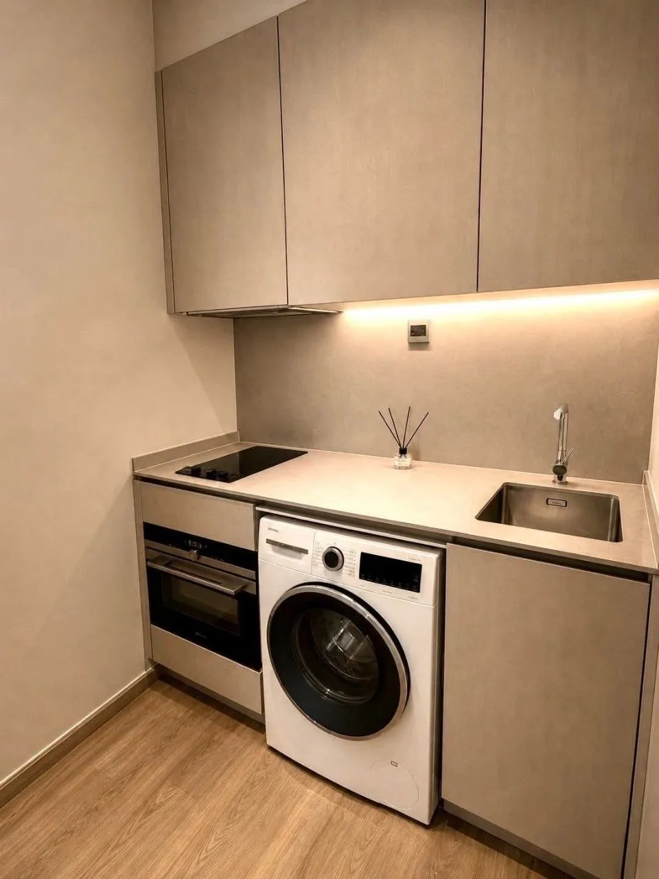 1 bedroom condo for rent in Thong Lo Bangkok - living room view