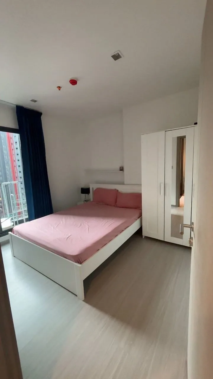 2 bedroom condo for rent in Rama 9 Bangkok - living room view