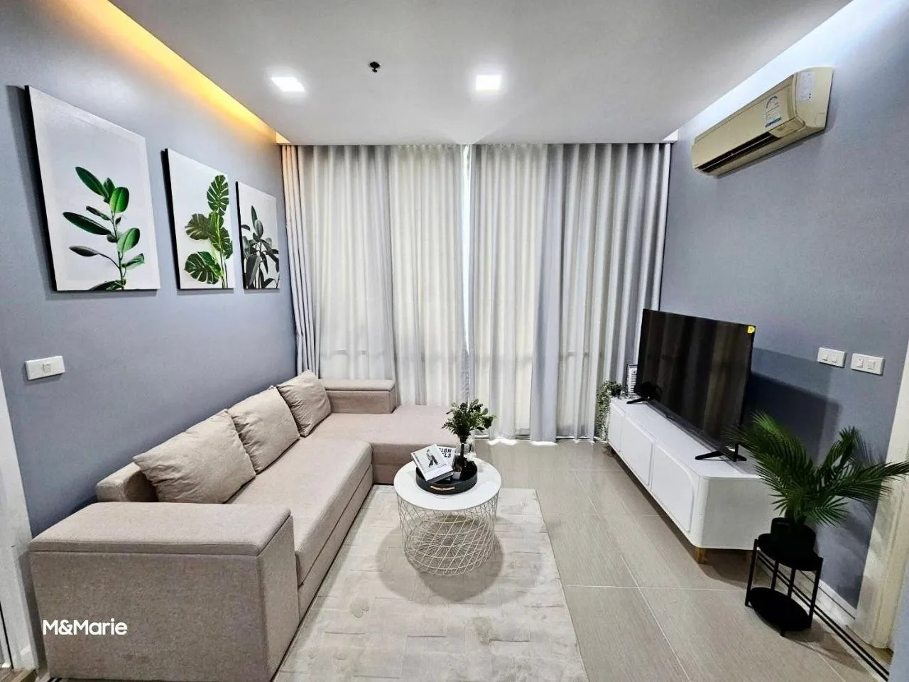 2 bedroom condo for sale in Rama 9 Bangkok - kitchen and dining area