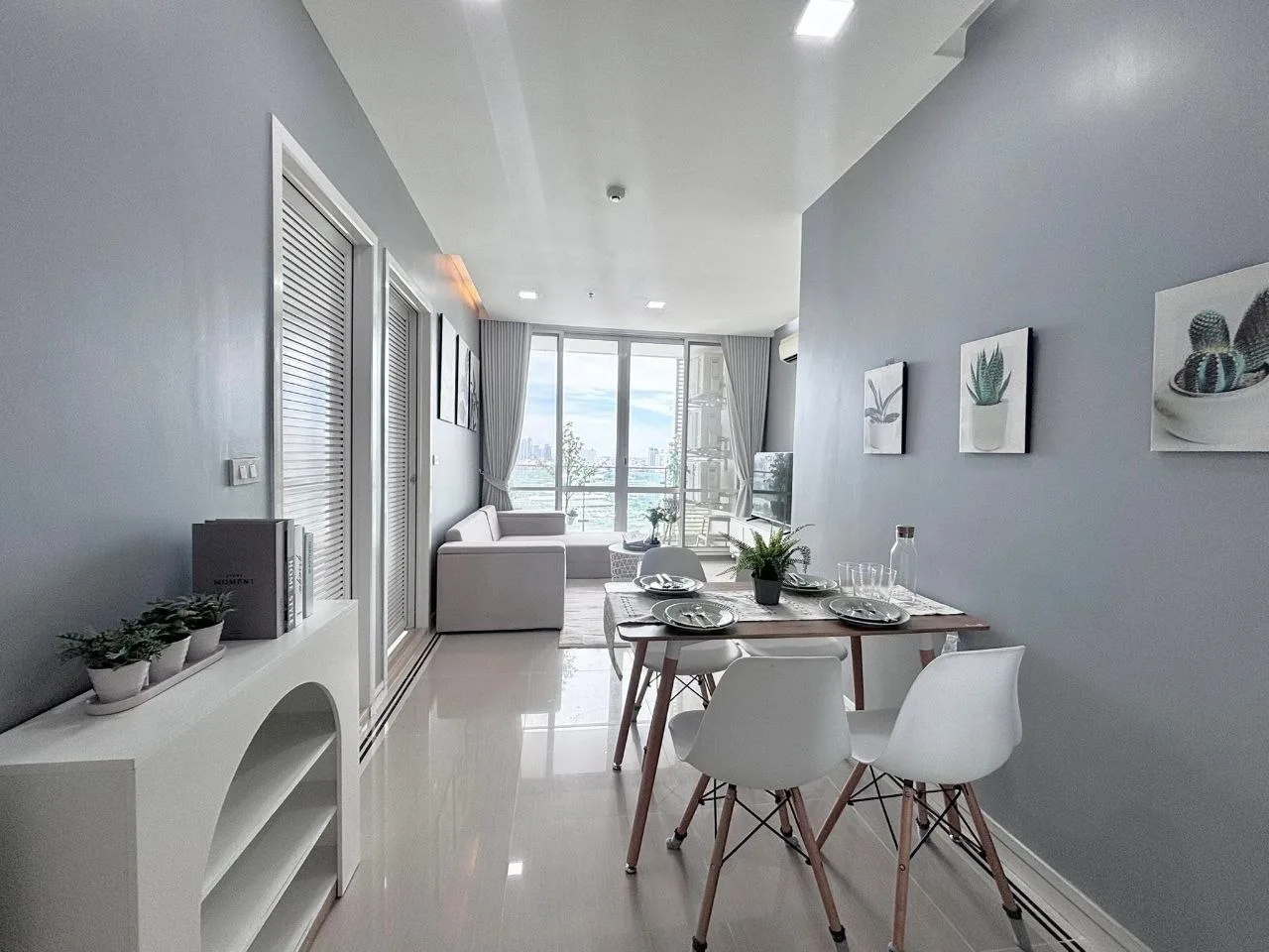 2 bedroom condo for sale in Rama 9 Bangkok - bathroom and modern finishes