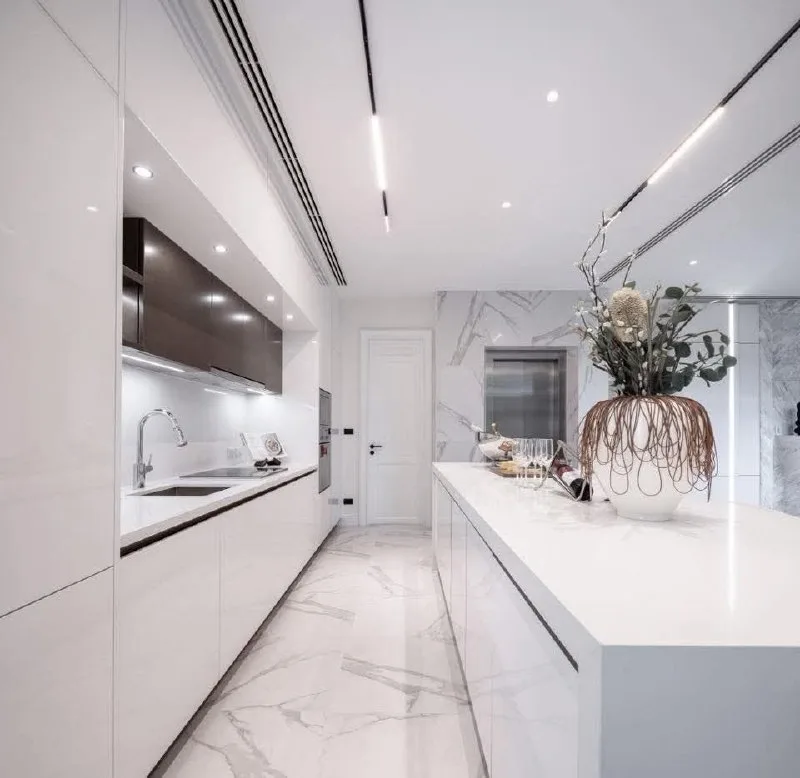 4 bedroom house for sale in Ekkamai Bangkok - swimming pool and building amenities