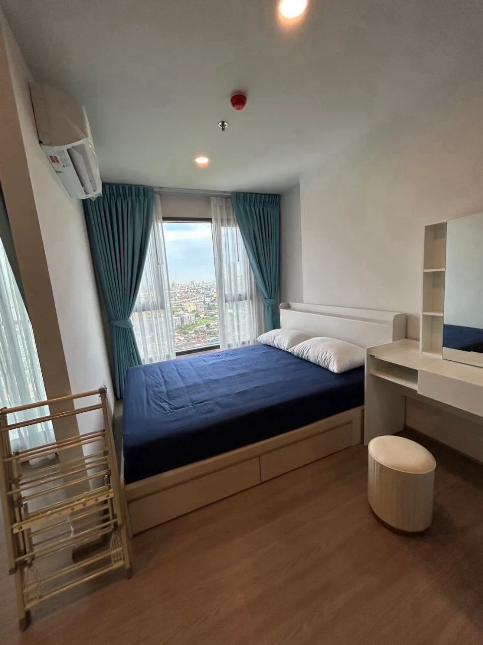 1 bedroom condo for rent in Sukhumvit Bangkok - master bedroom interior