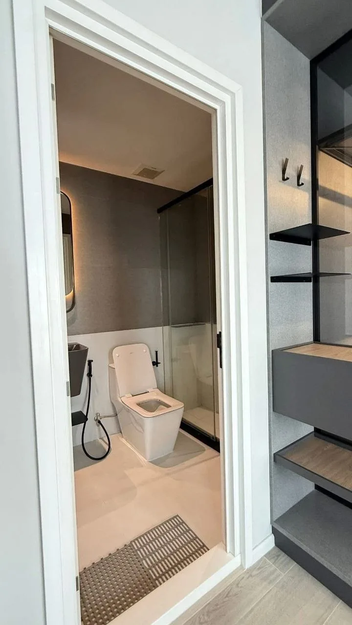 1 bedroom condo for rent in Rama 3 Bangkok - bathroom and modern finishes