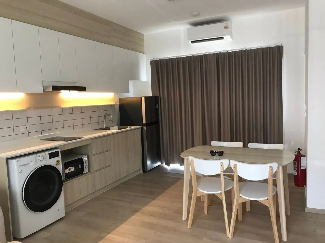 2 bedroom house for rent in Bang Na Bangkok - bathroom and modern finishes