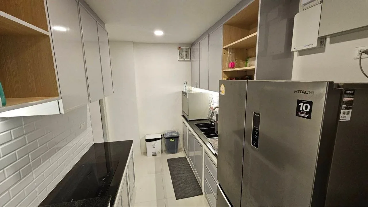 4 bedroom house for rent in Bang Na Bangkok - master bedroom interior