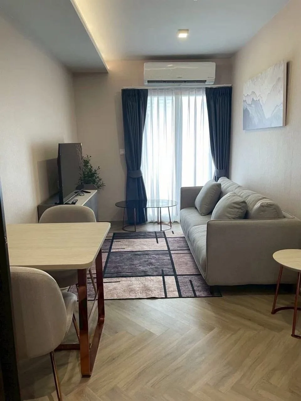 1 bedroom condo for rent in Thong Lo Bangkok - living room view