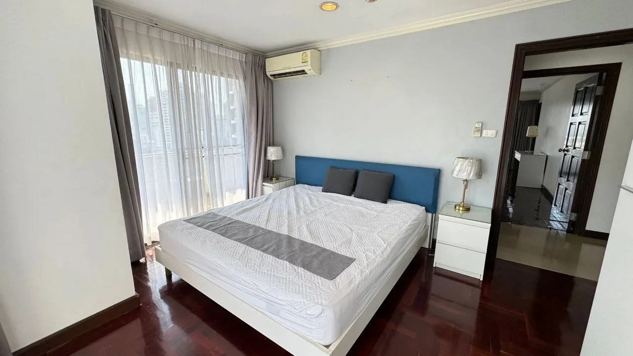 3 bedroom condo for rent in Sukhumvit Bangkok - master bedroom interior