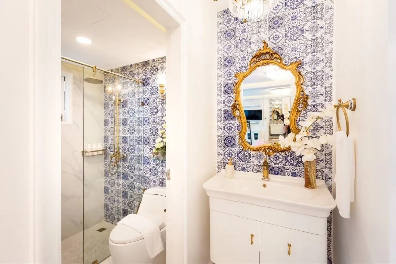 4 bedroom house for rent in Ekkamai Bangkok - living room view