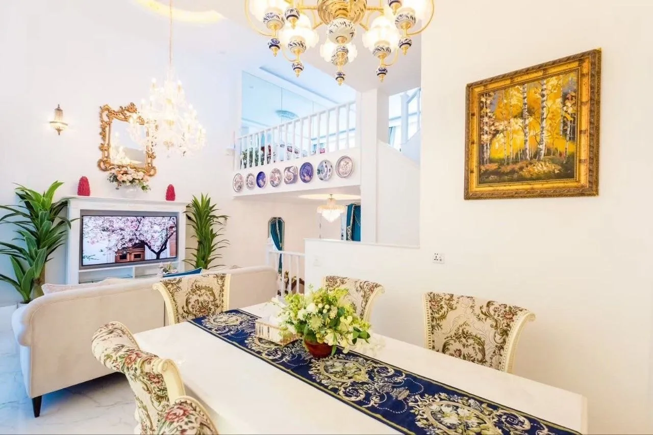 4 bedroom house for rent in Ekkamai Bangkok - bathroom and modern finishes
