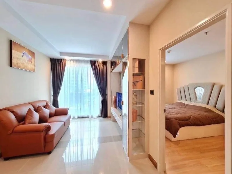 1 bedroom condo for rent in Rama 9 Bangkok - kitchen and dining area