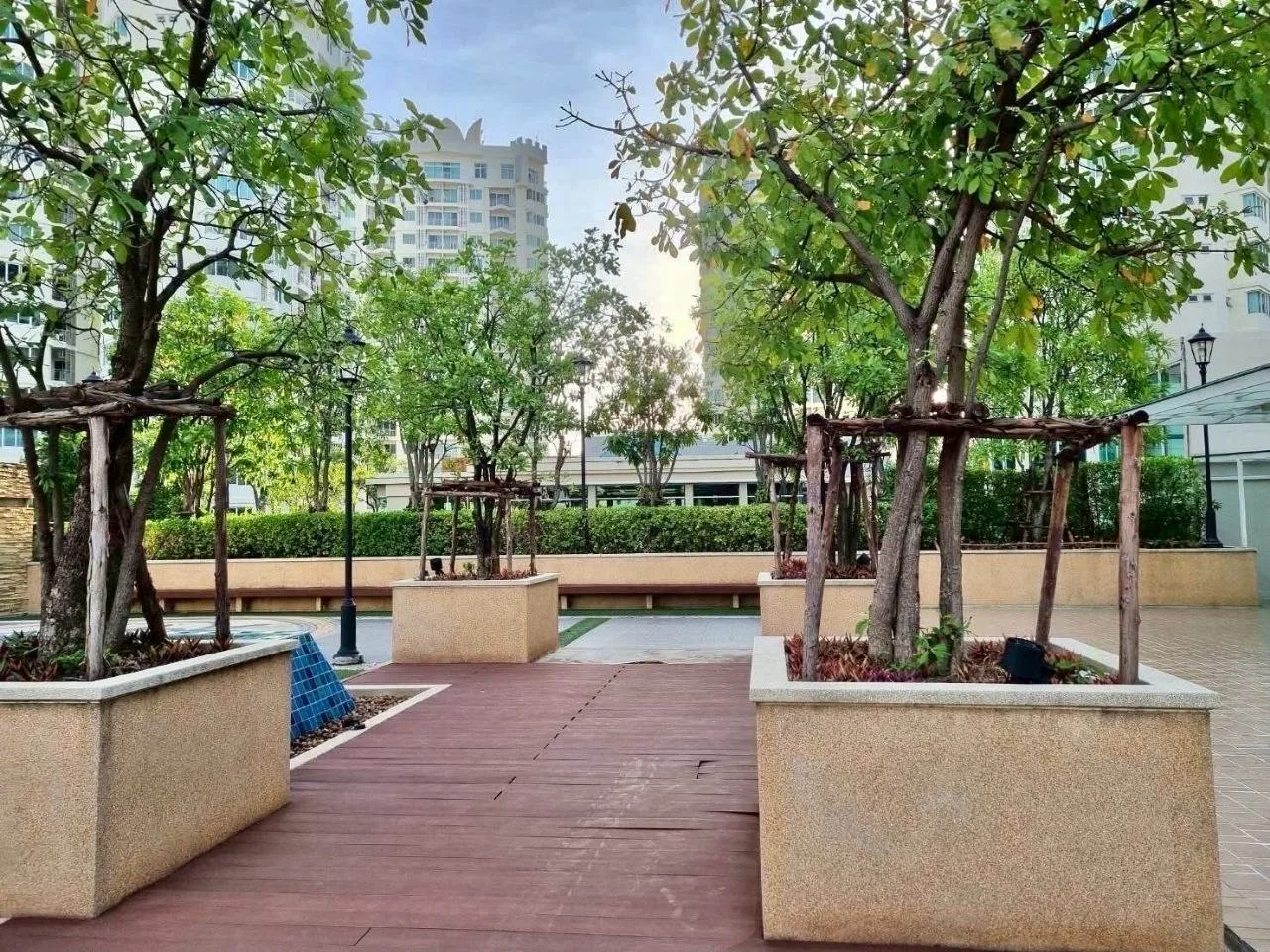 1 bedroom condo for rent in Rama 9 Bangkok - balcony perspective