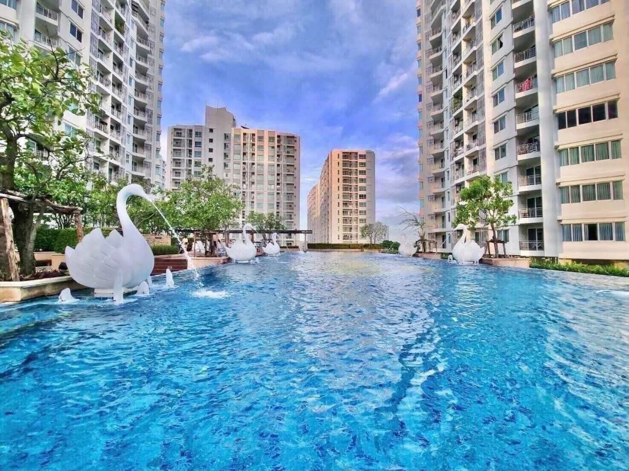 1 bedroom condo for rent in Rama 9 Bangkok - master bedroom interior
