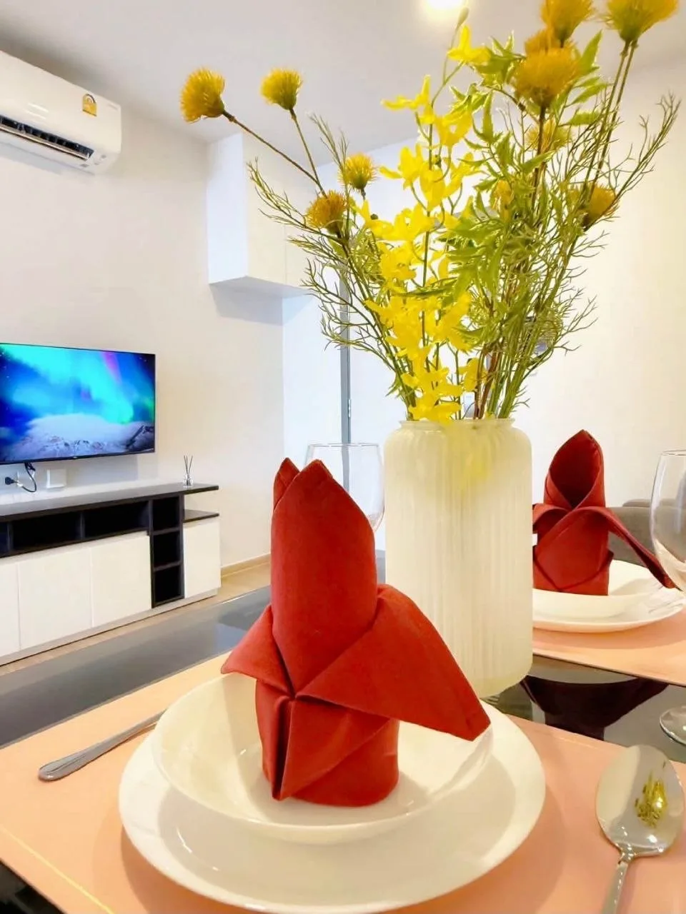 1 bedroom condo for rent in Pinklao Bangkok - bathroom and modern finishes