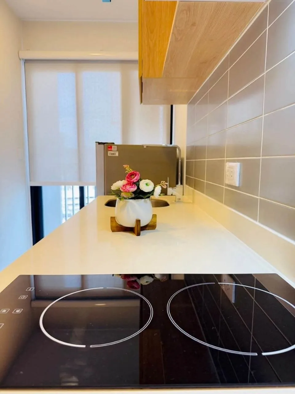 1 bedroom condo for rent in Pinklao Bangkok - kitchen and dining area