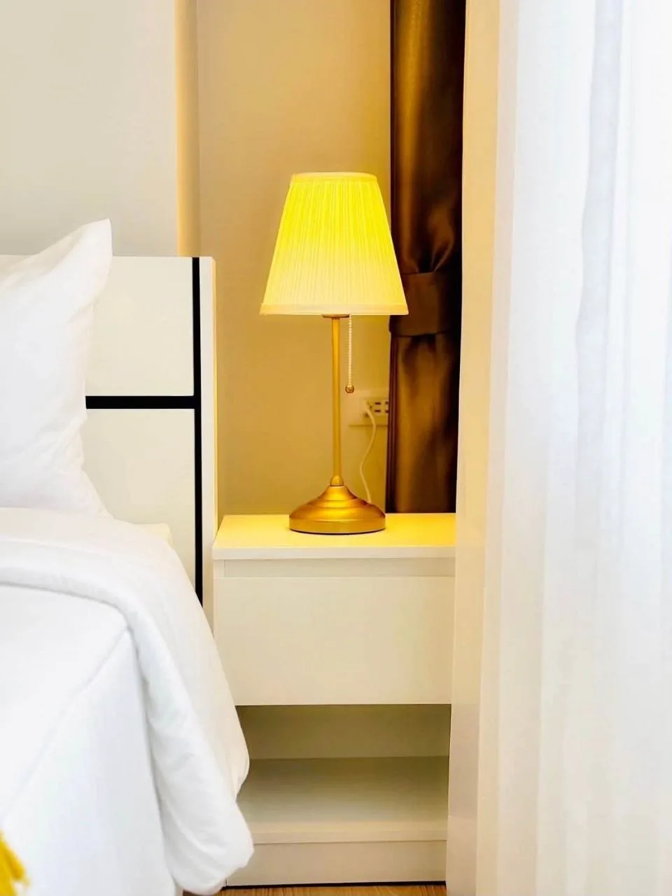 1 bedroom condo for rent in Pinklao Bangkok - bathroom and modern finishes