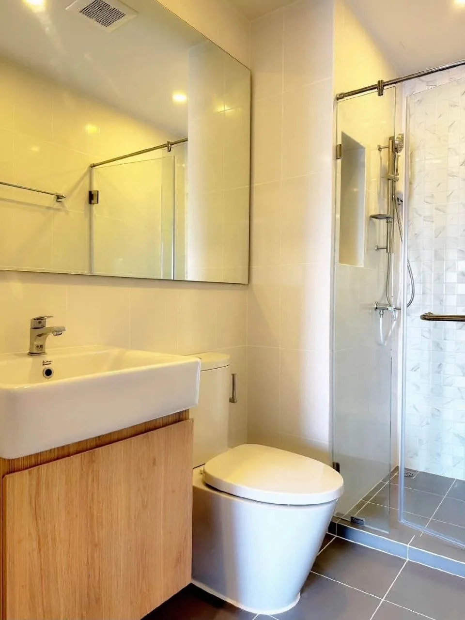 1 bedroom condo for rent in Pinklao Bangkok - swimming pool and building amenities