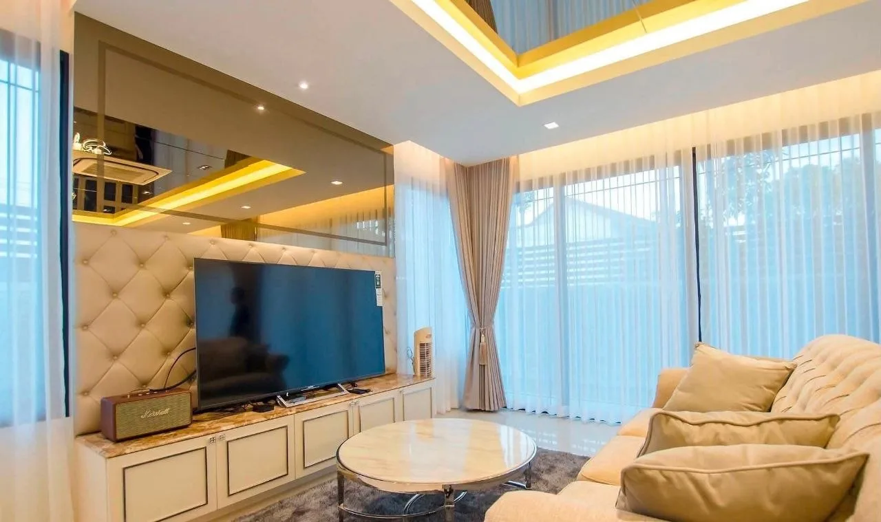 4 bedroom house for rent in Kanlapaphruek / Bang Khae Bangkok - bathroom and modern finishes