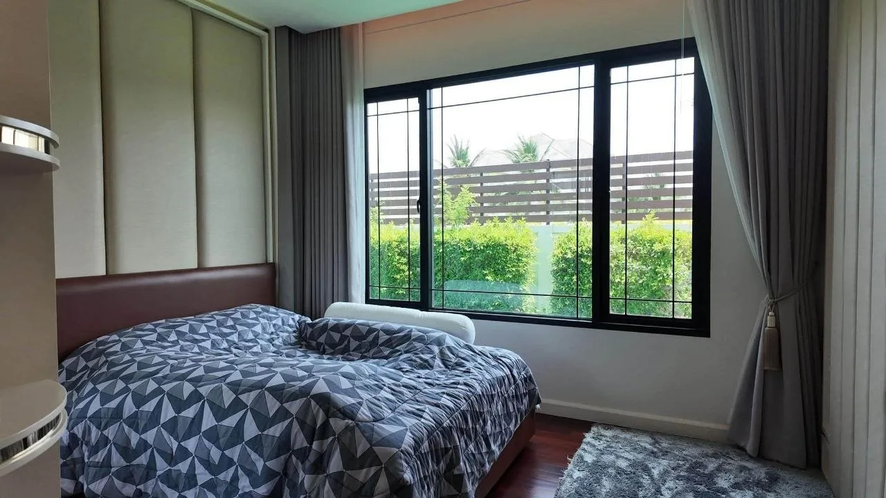 4 bedroom house for rent in Kanlapaphruek / Bang Khae Bangkok - kitchen and dining area