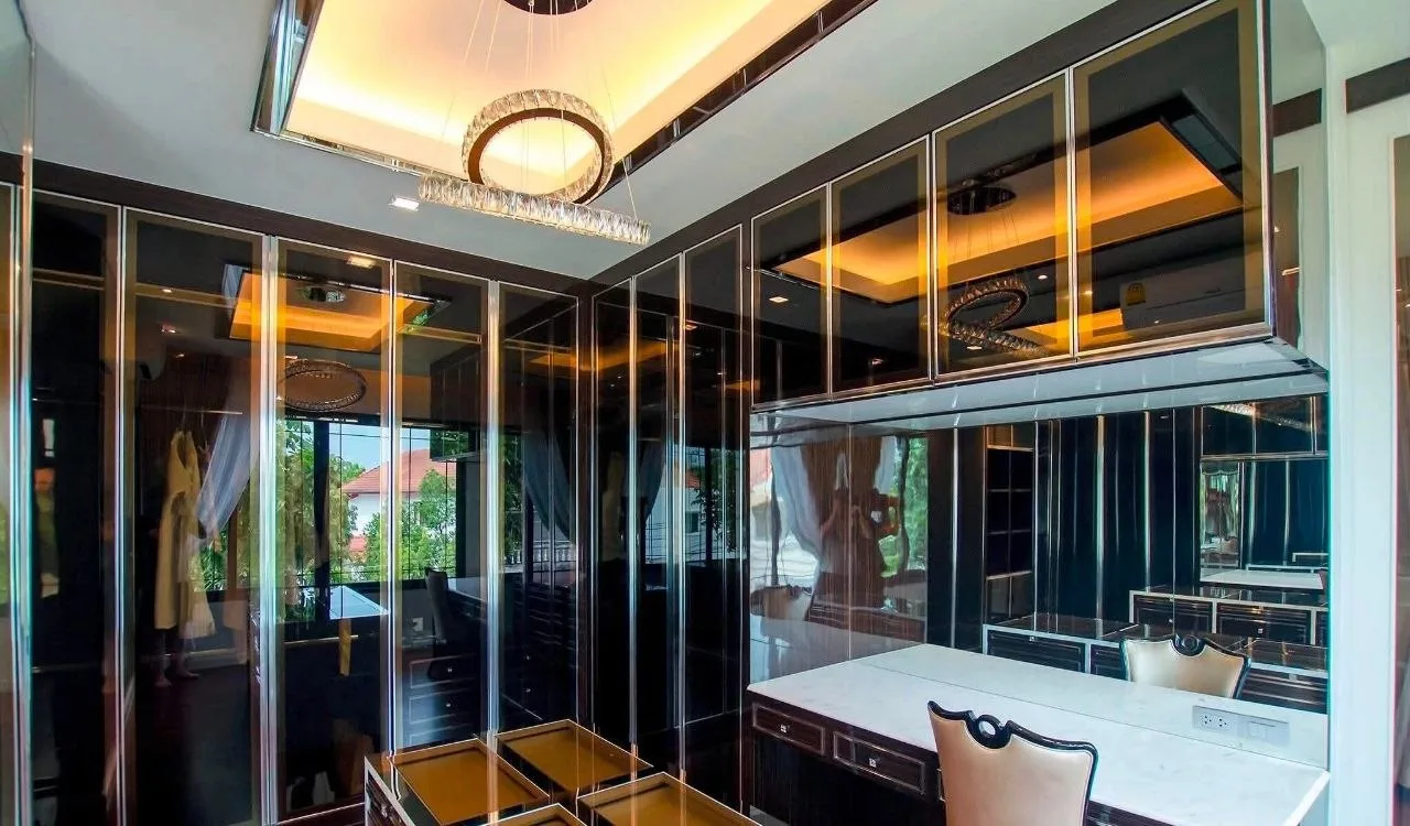 4 bedroom house for rent in Kanlapaphruek / Bang Khae Bangkok - master bedroom interior