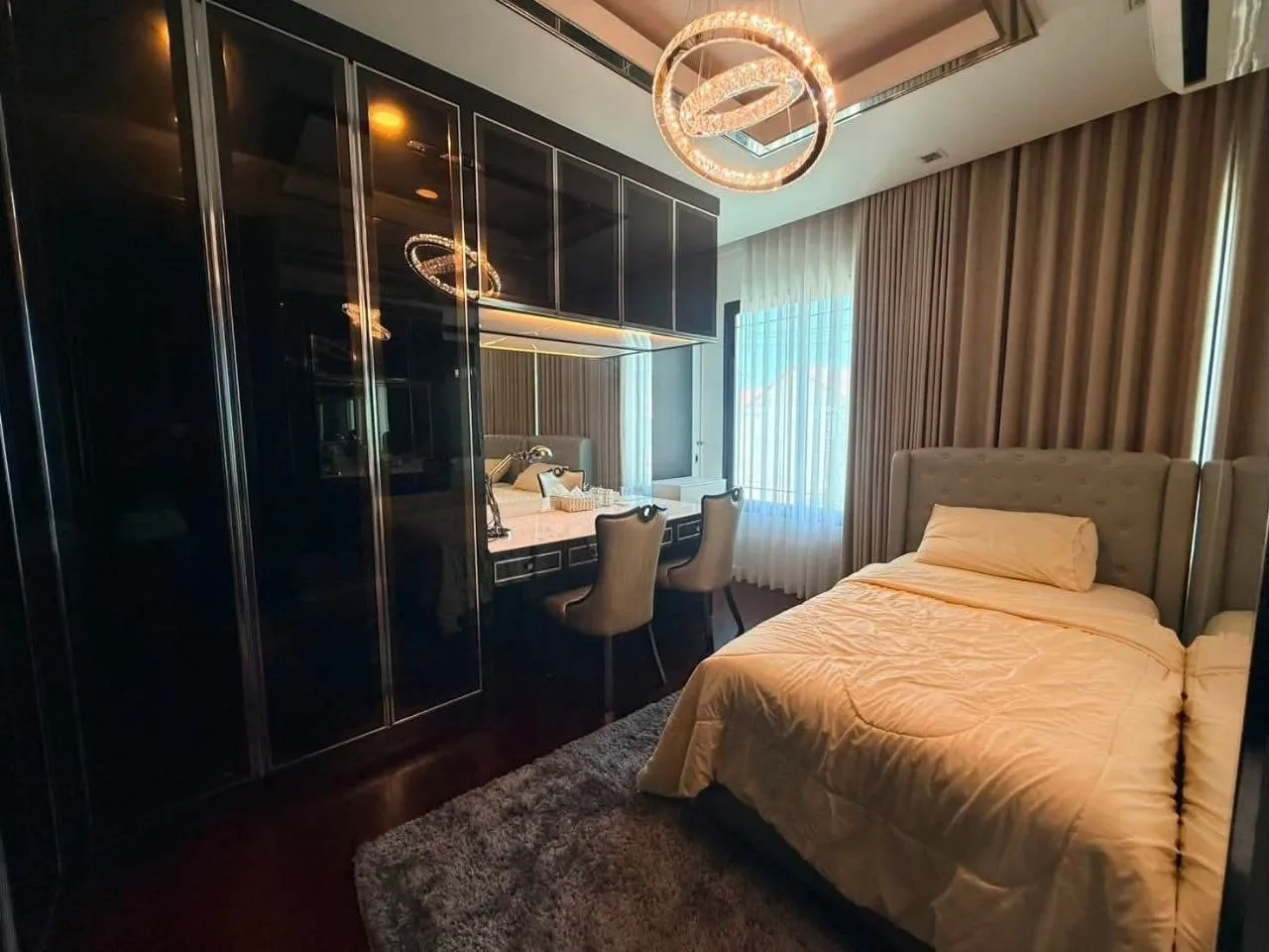 4 bedroom house for rent in Kanlapaphruek / Bang Khae Bangkok - swimming pool and building amenities
