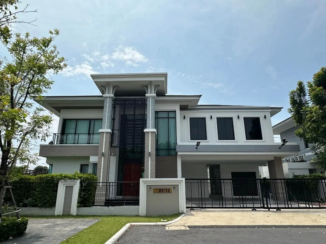 4 bedroom house for rent in Kanlapaphruek / Bang Khae Bangkok - living room view