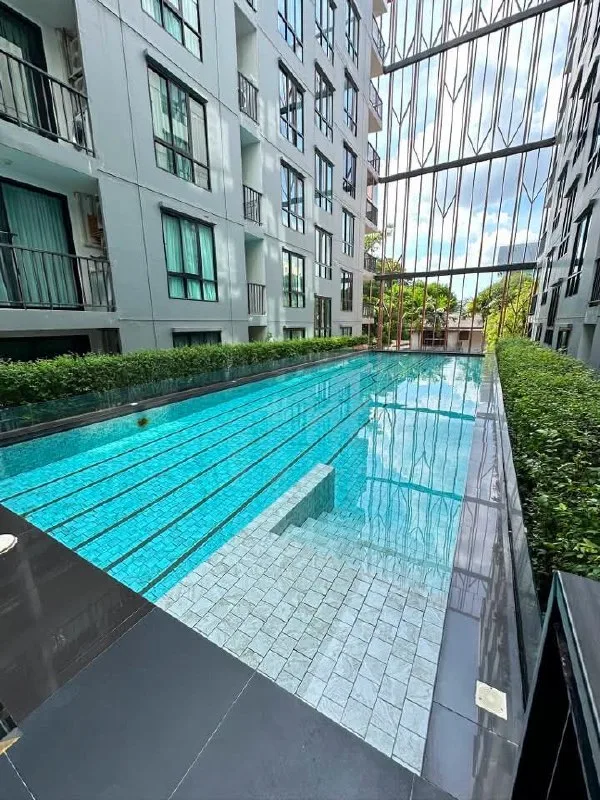 2 bedroom condo for sale in Charoenkrung Bangkok - bathroom and modern finishes