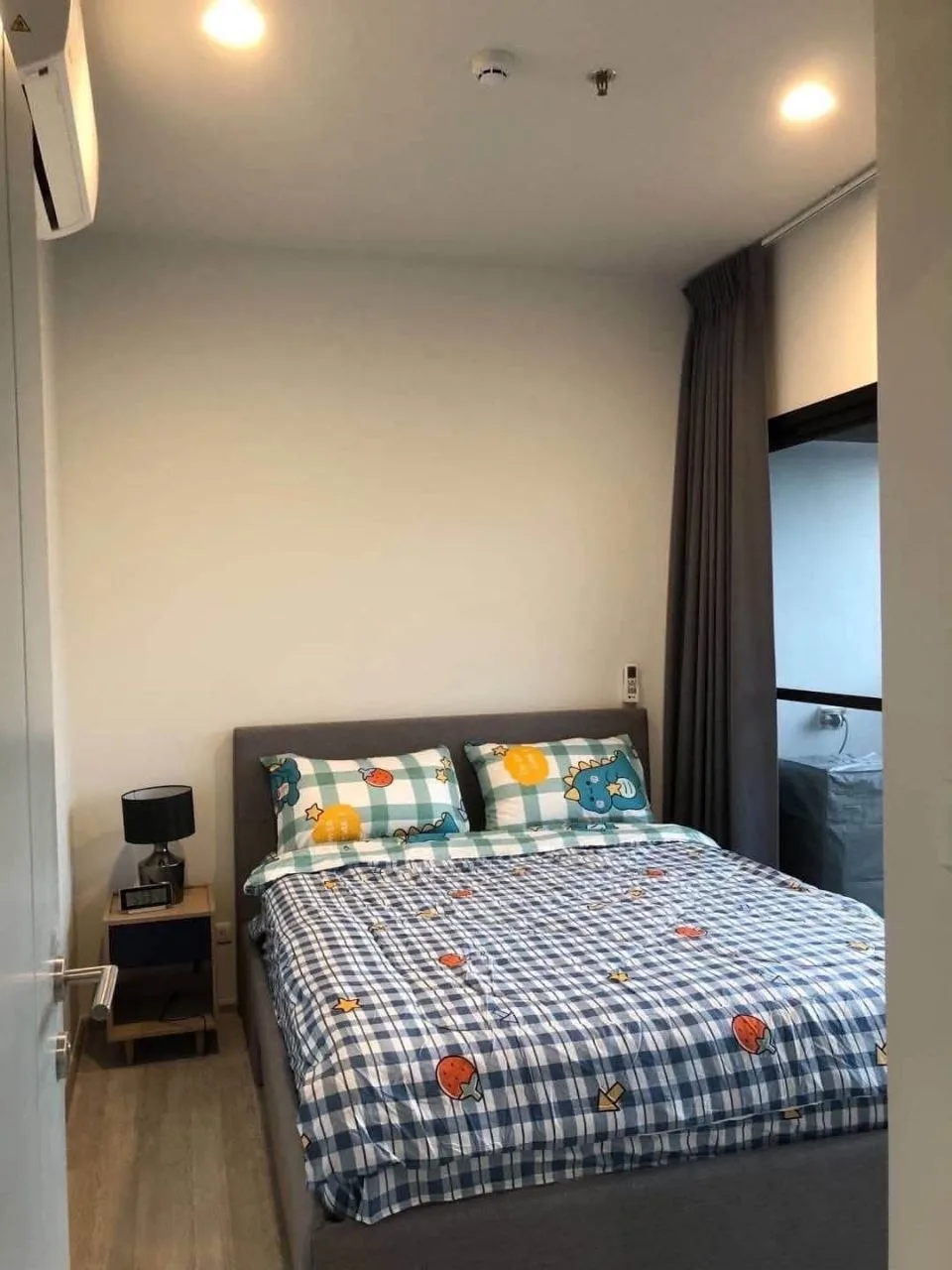 1 bedroom condo for rent in Sukhumvit Bangkok - kitchen and dining area